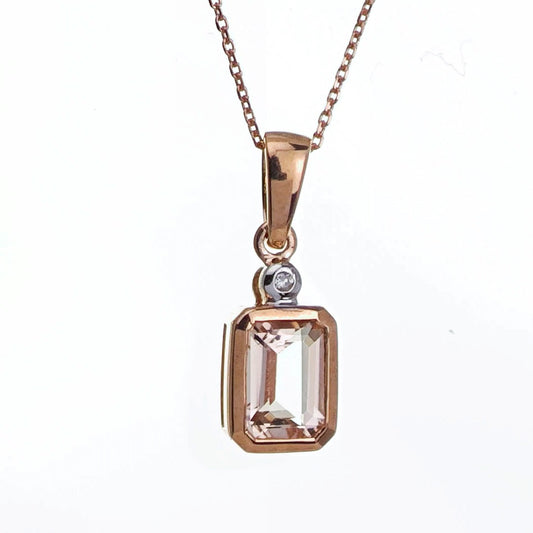 Necklace in Gold – Perfect Gift for Her