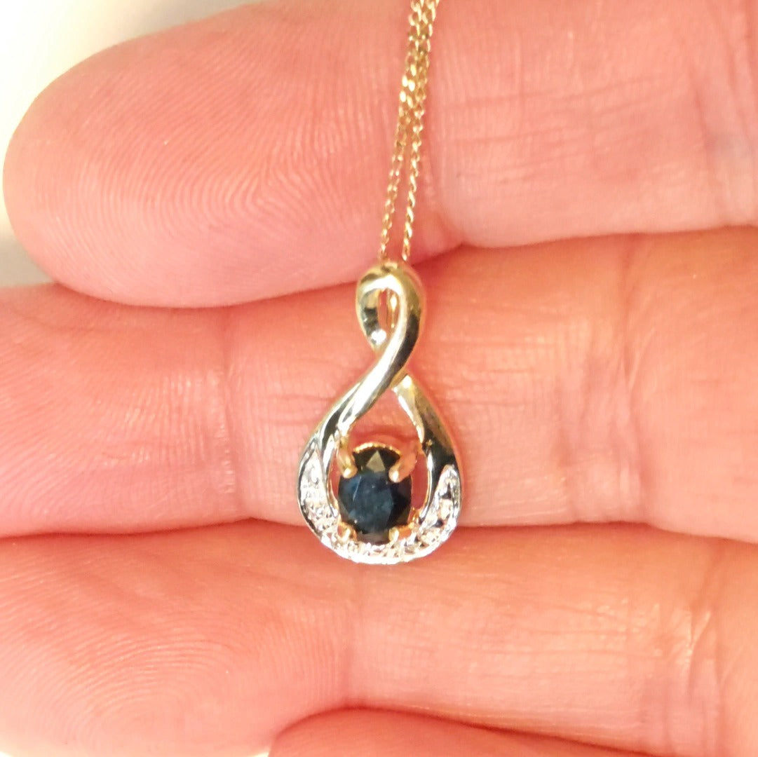 9ct Sapphire Necklace Yellow Gold 0.58ct Blue Oval Natural Gemstone