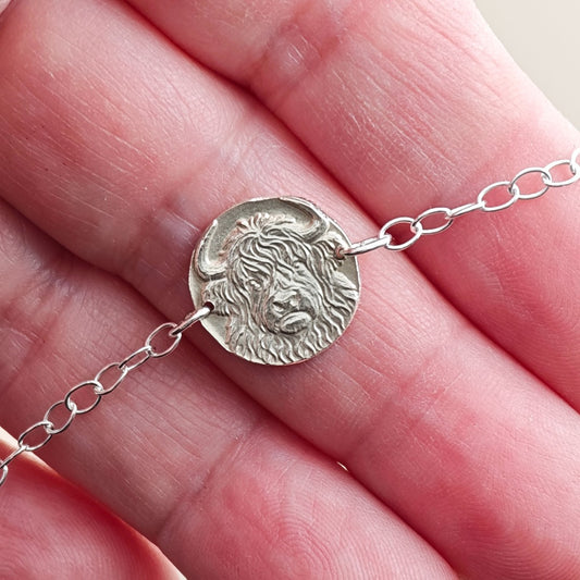 Highland Cow coin bracelet - engraving detail