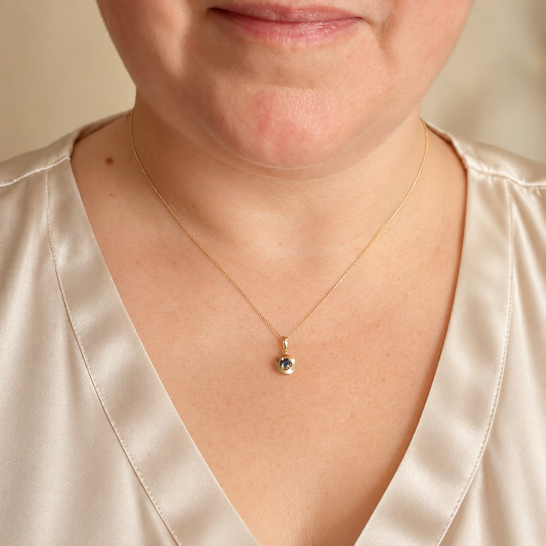 Sapphire 9ct Gold Round Pendant