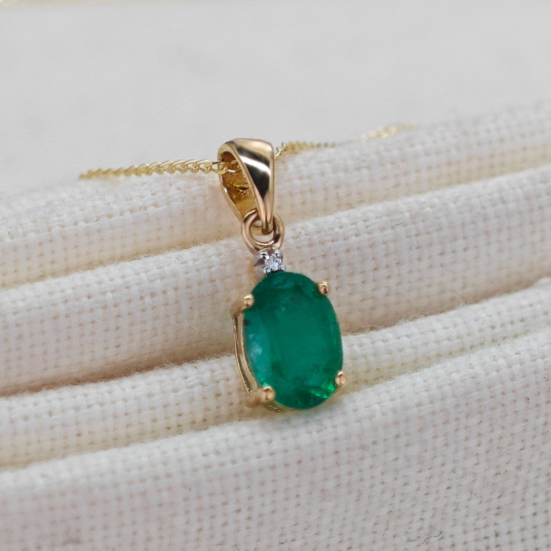 9ct Gold Necklace Diamond Emerald Oval 0.75ct 7x5 May Birthstone