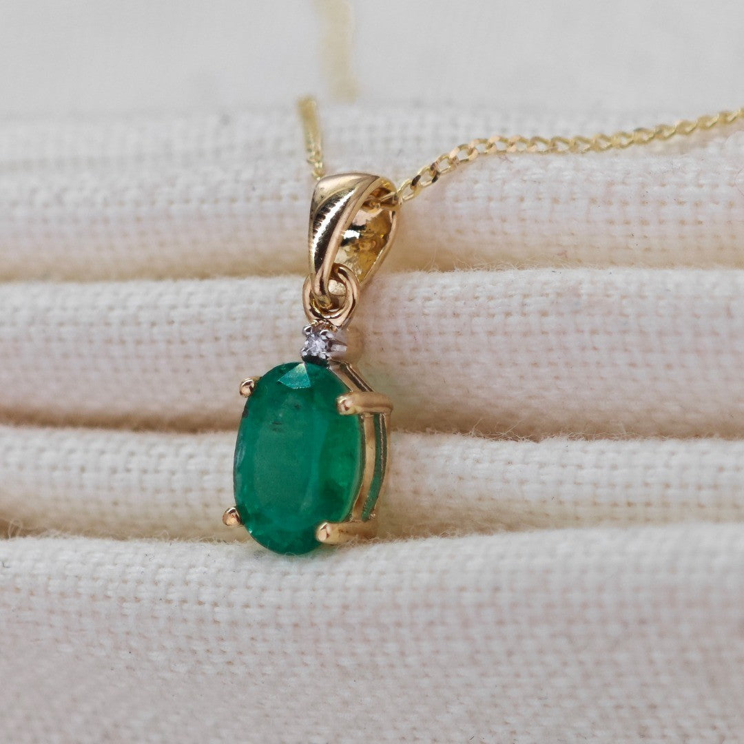 9ct Gold Necklace Diamond Emerald Oval 0.75ct 7x5 May Birthstone