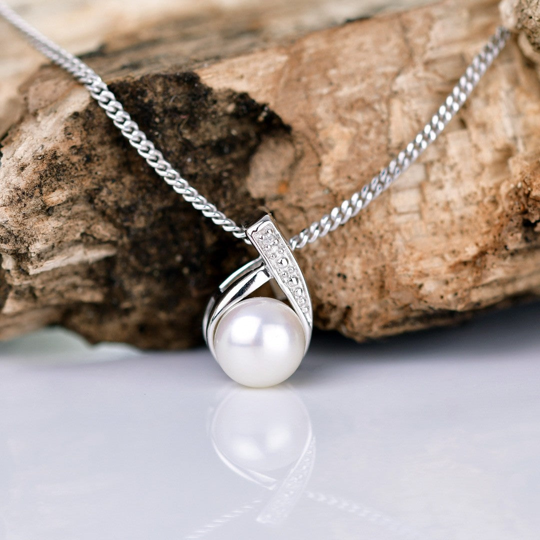 Silver Diamond Necklace Pearl 18'' Chain