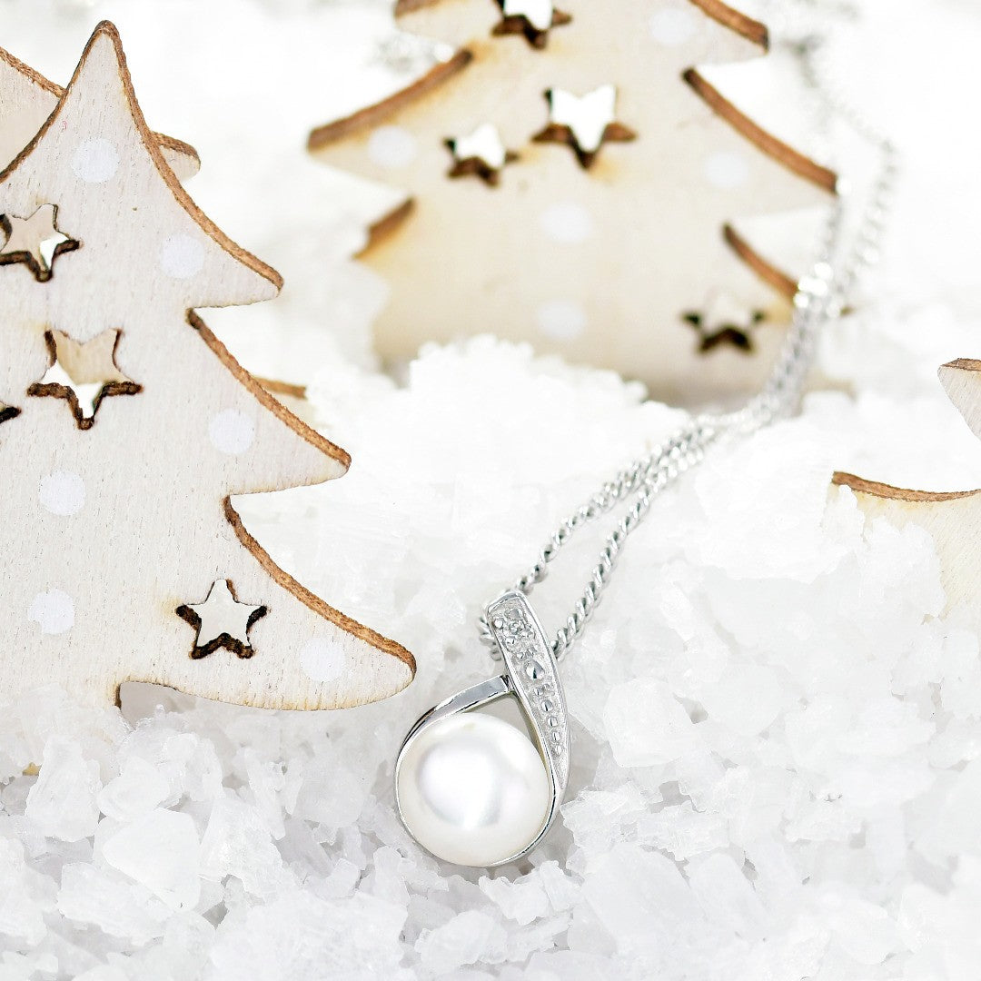 Silver Diamond Necklace Pearl 18'' Chain