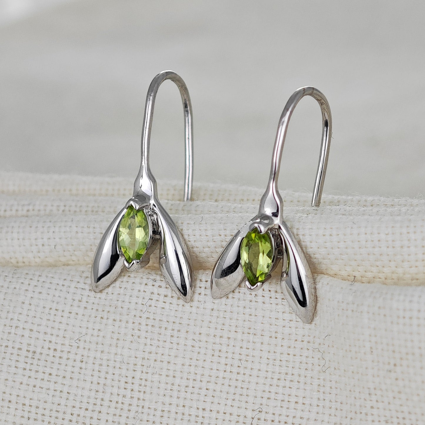 peridot silver dangle earrings image 8