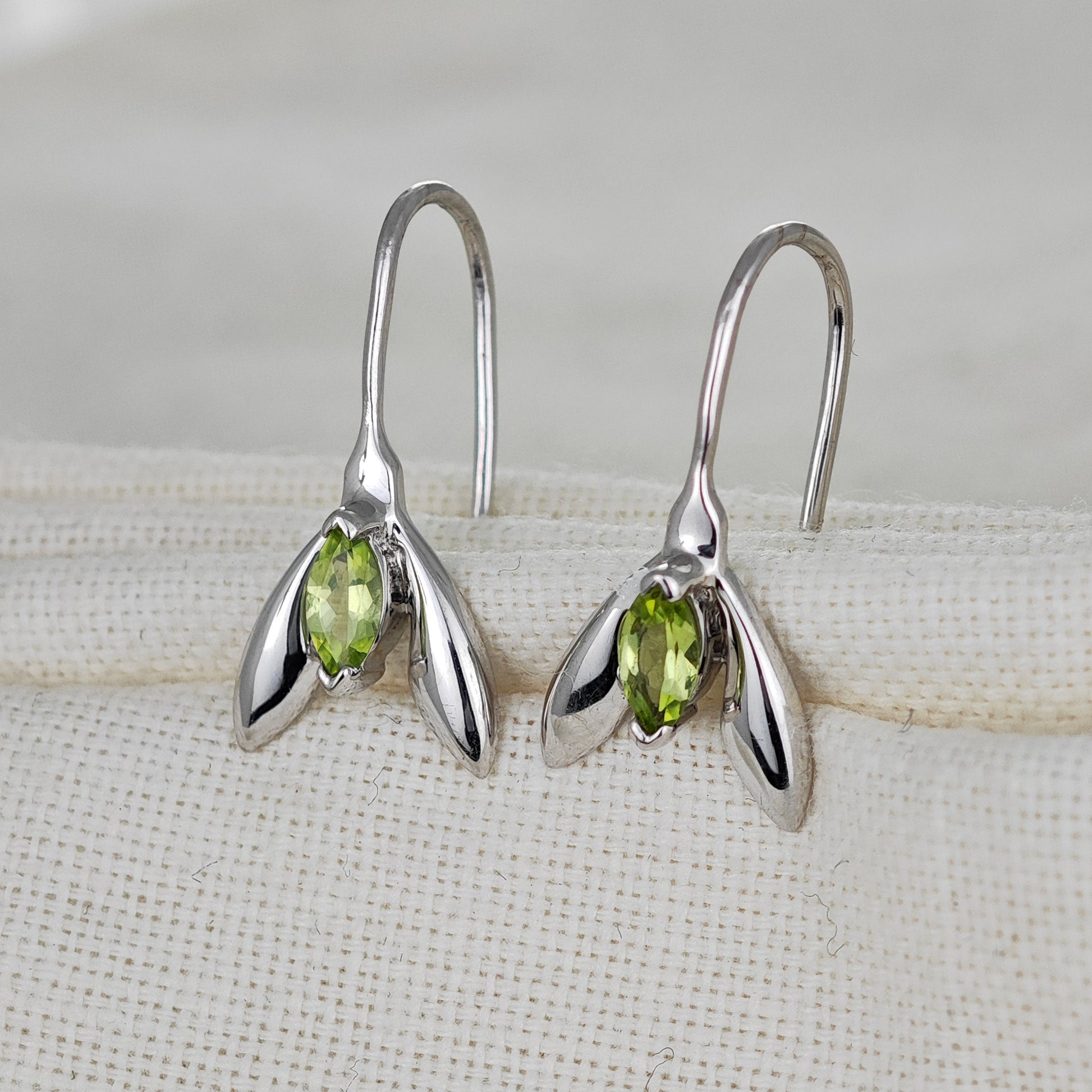 peridot silver dangle earrings image 8