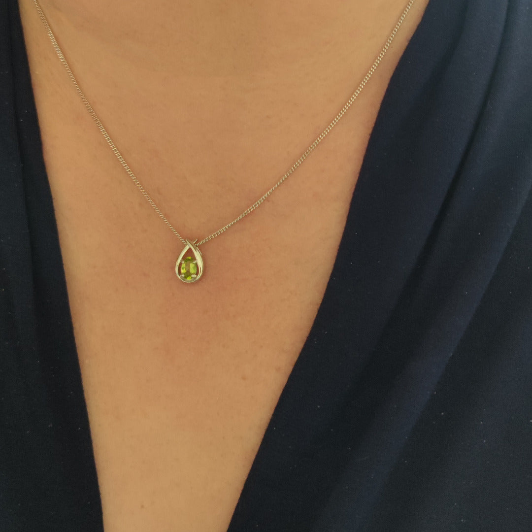 Peridot Necklace Earring Set 1ct Twist