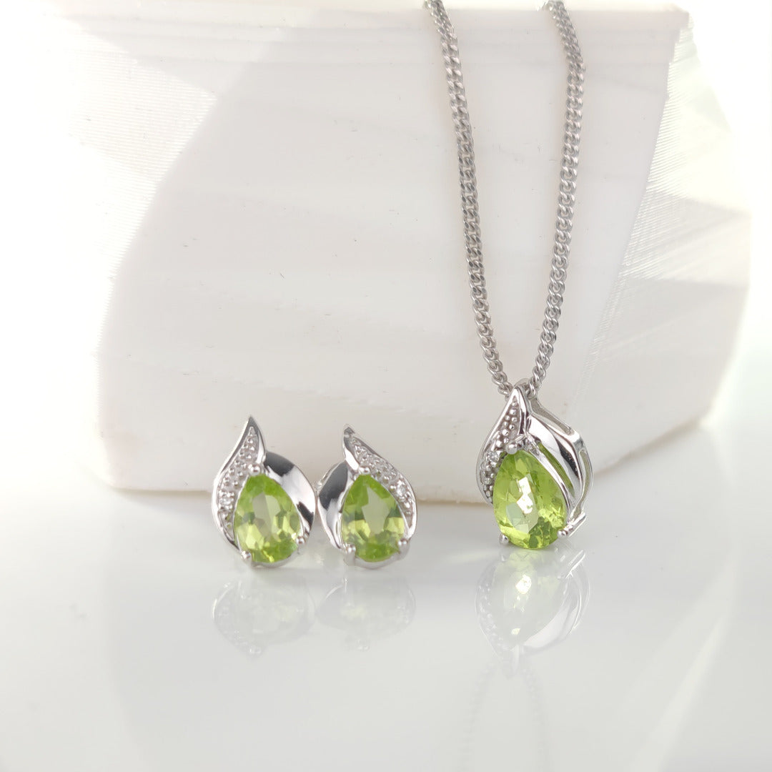 Peridot Necklace Earring Set Diamond 1.9ct Green Pear Silver August Birthstone