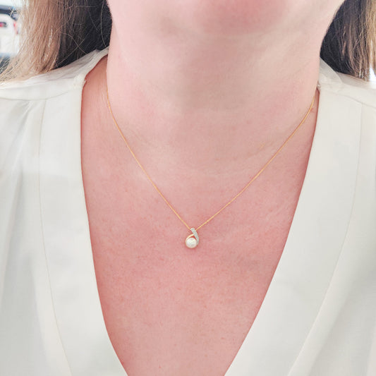 9ct Gold Necklace Diamond White Freshwater Pearl Optional Chain
