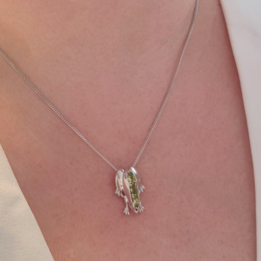 Peridot Green Frog Necklace Sterling Silver 18'' Chain August Birthstone