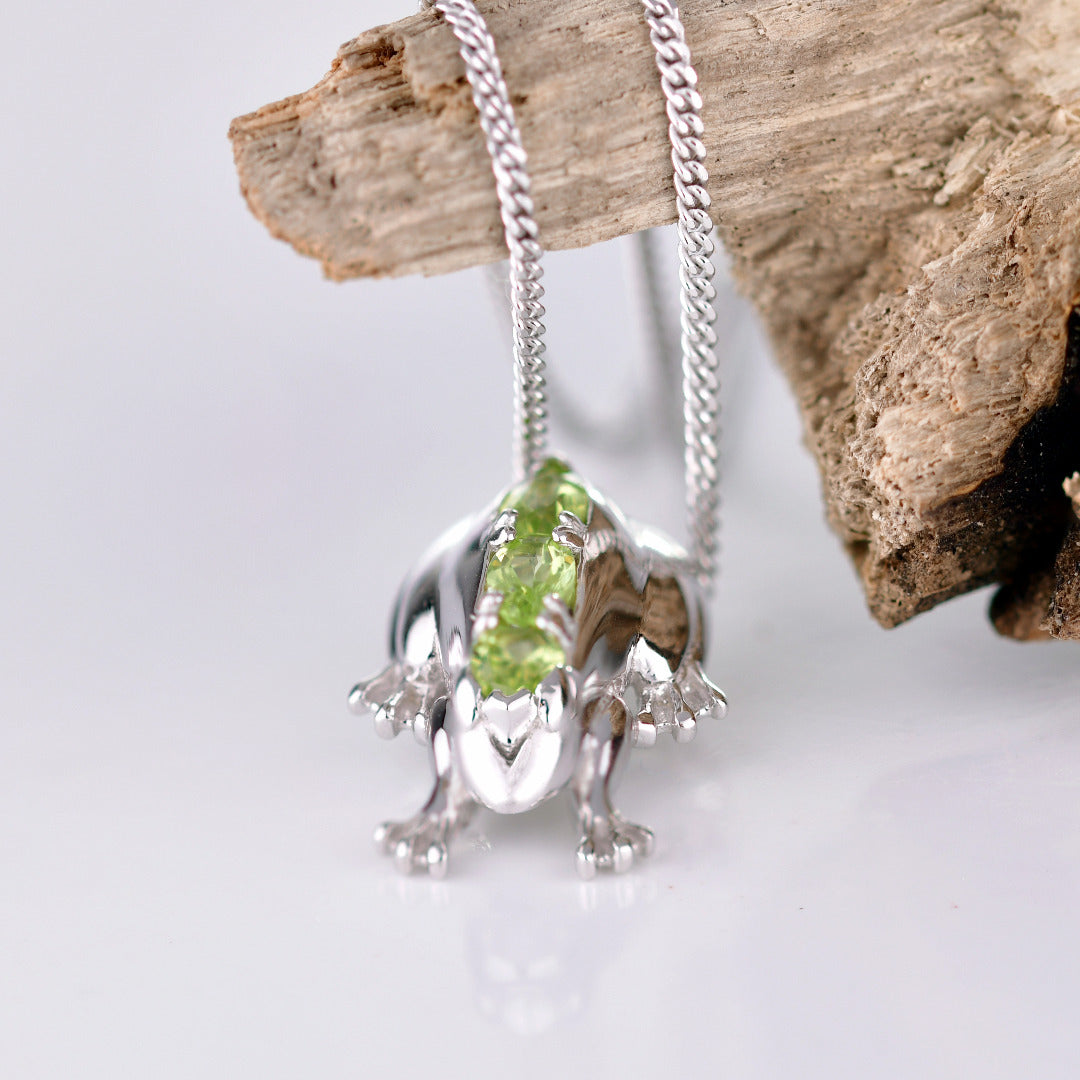 Peridot Green Frog Necklace Sterling Silver 18'' Chain August Birthstone