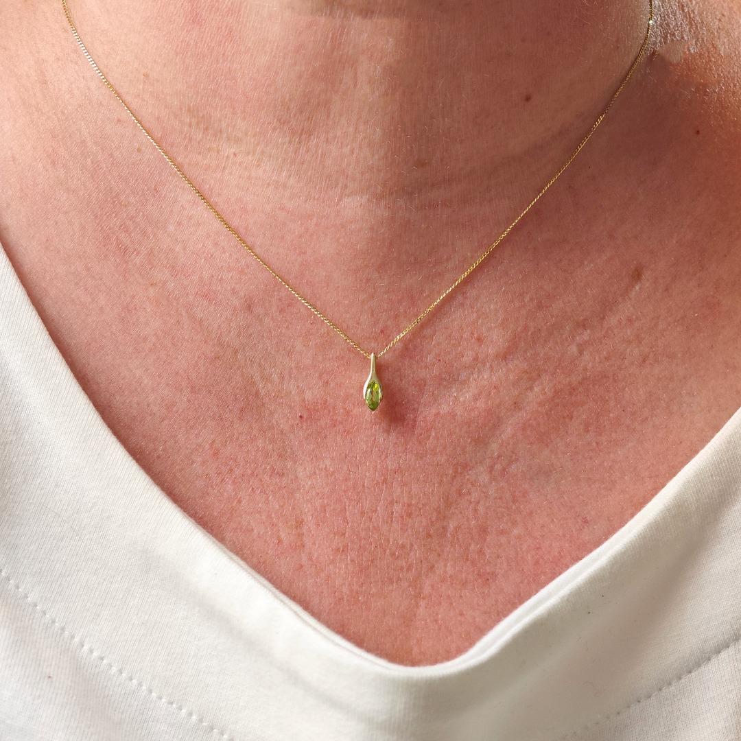 9ct Gold Peridot Set Pendant Stud Earrings Minimalist Green Marquise